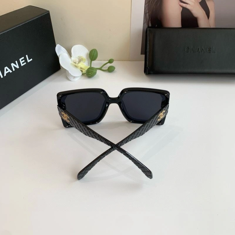 EyeCatching Chanel Sunglasses 278089