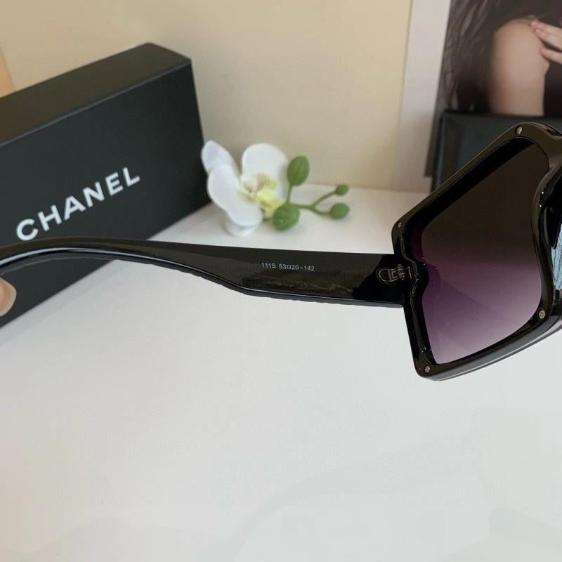 Stretchable Chanel Sunglasses 278090