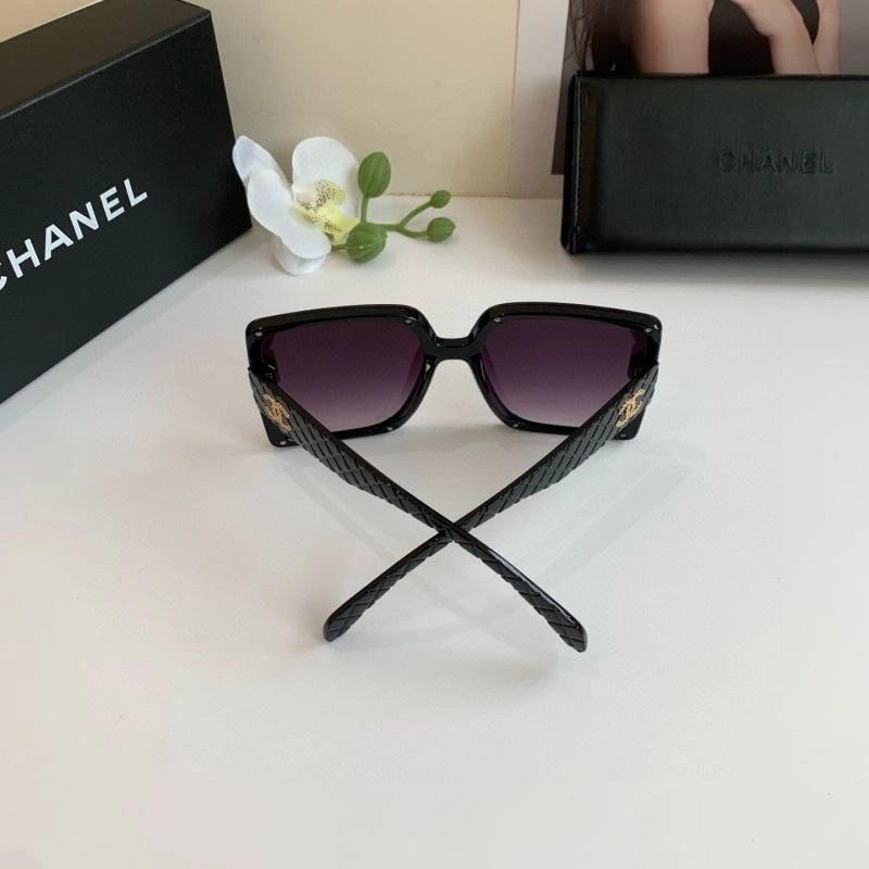 Stretchable Chanel Sunglasses 278090