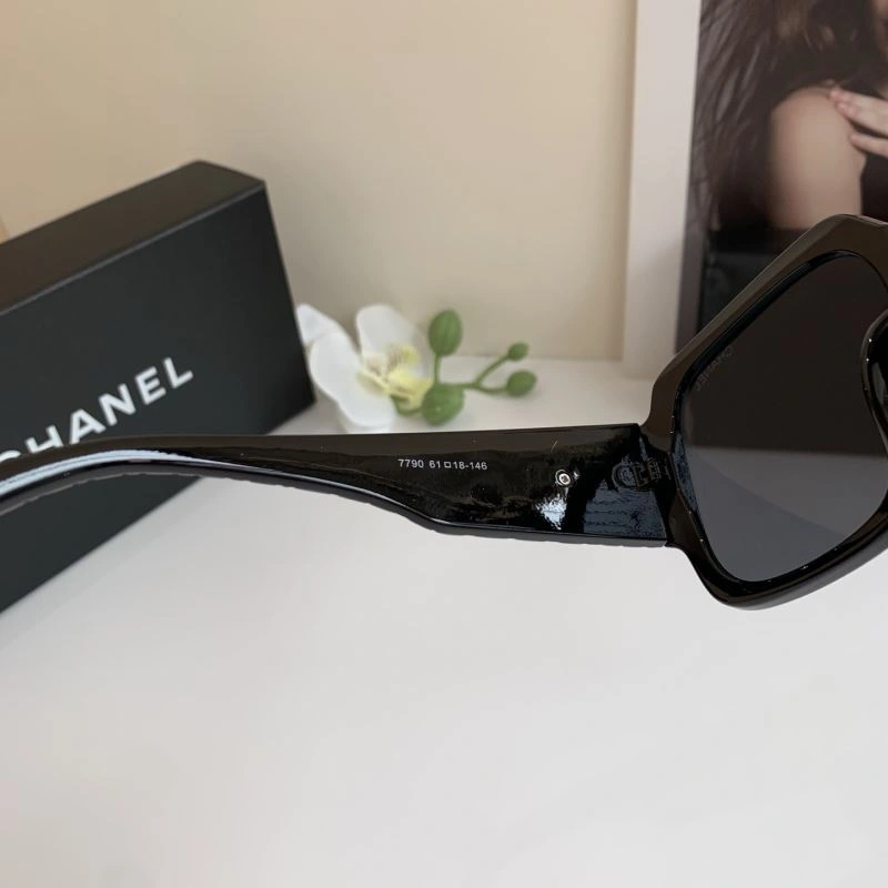 Soft Chanel Sunglasses 278086