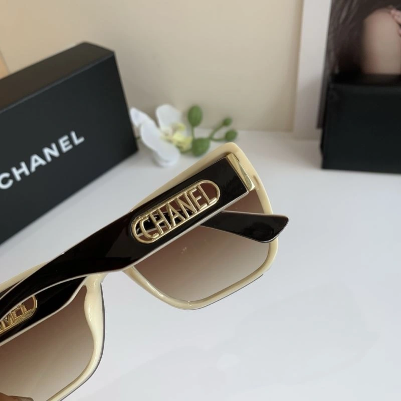 Chanel Sunglasses ZipUp 278084