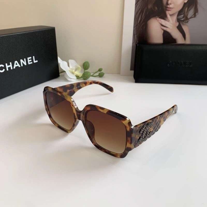 Stretchable Chanel Sunglasses 278081