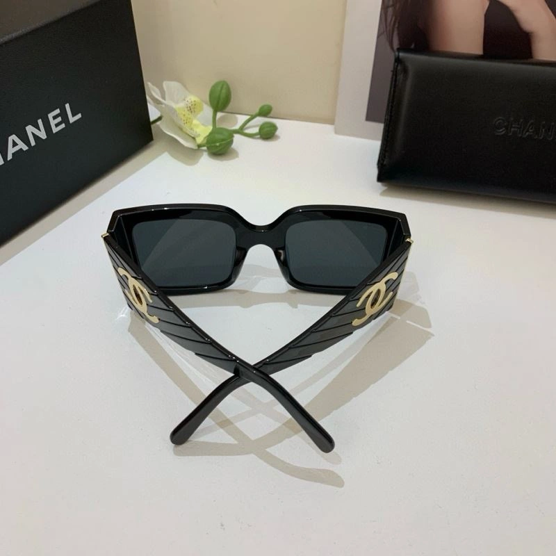 Practical Chanel Sunglasses 278055