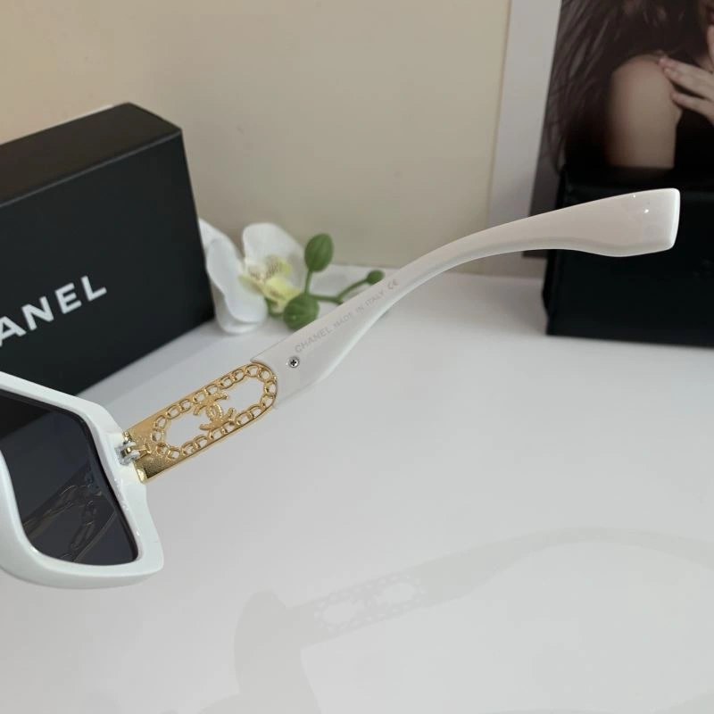 Packable Chanel Sunglasses 278050