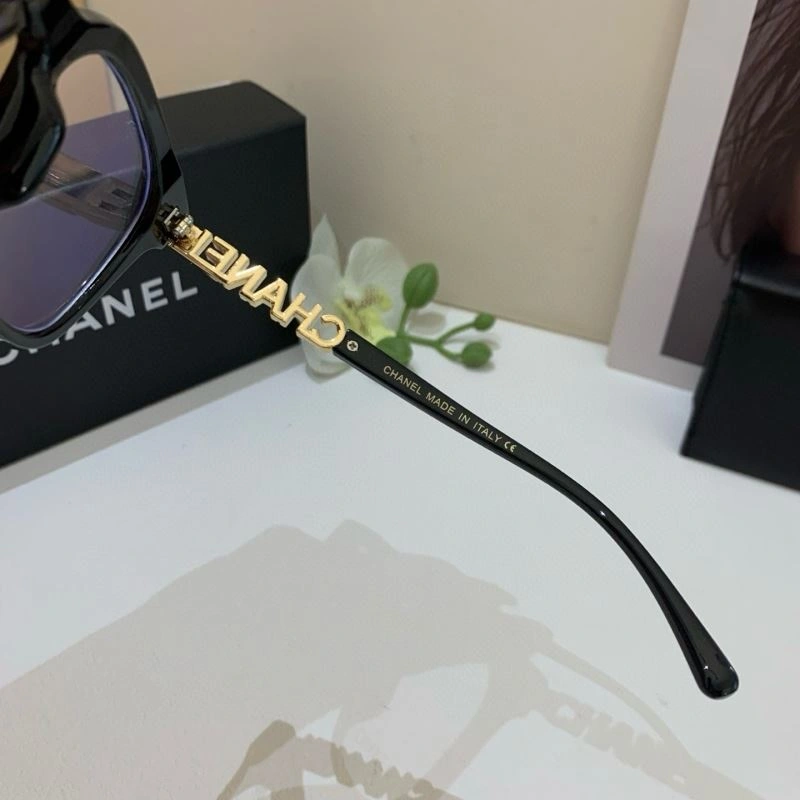 Chanel Sunglasses Sleek 278014