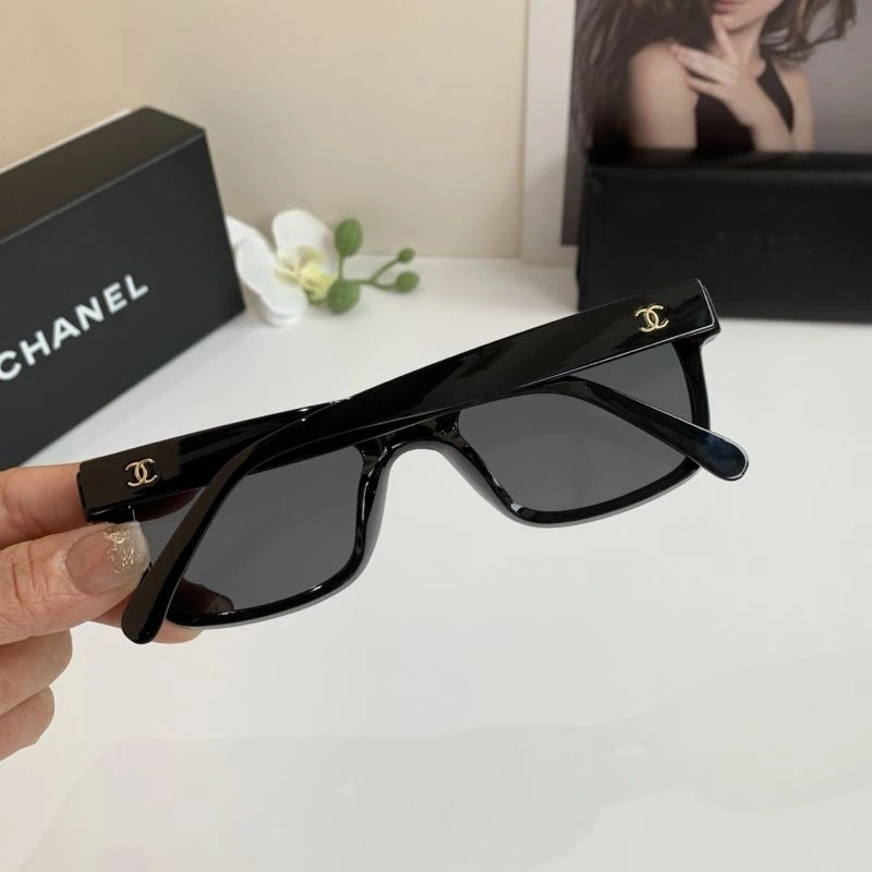 Chanel Sunglasses Elegant 278031