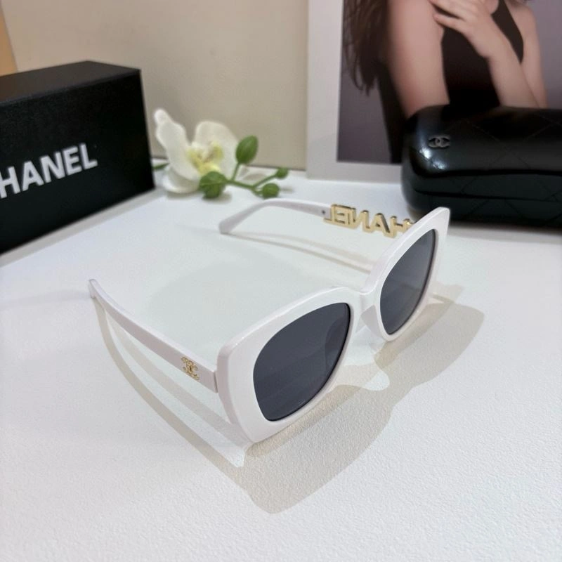 Chanel Sunglasses ModernLook 278018