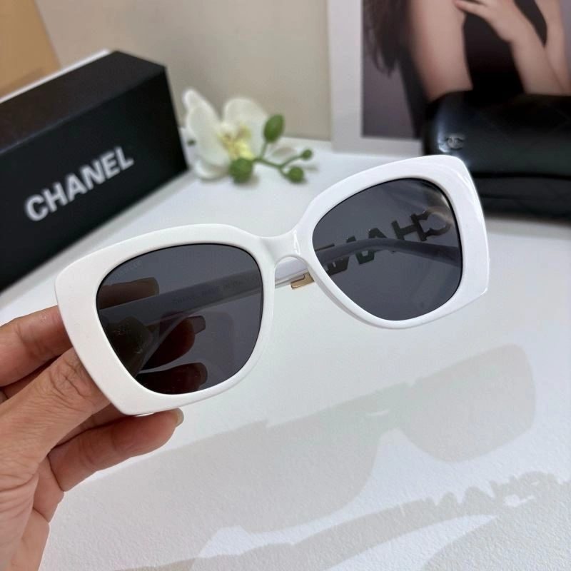 Chanel Sunglasses ModernLook 278018