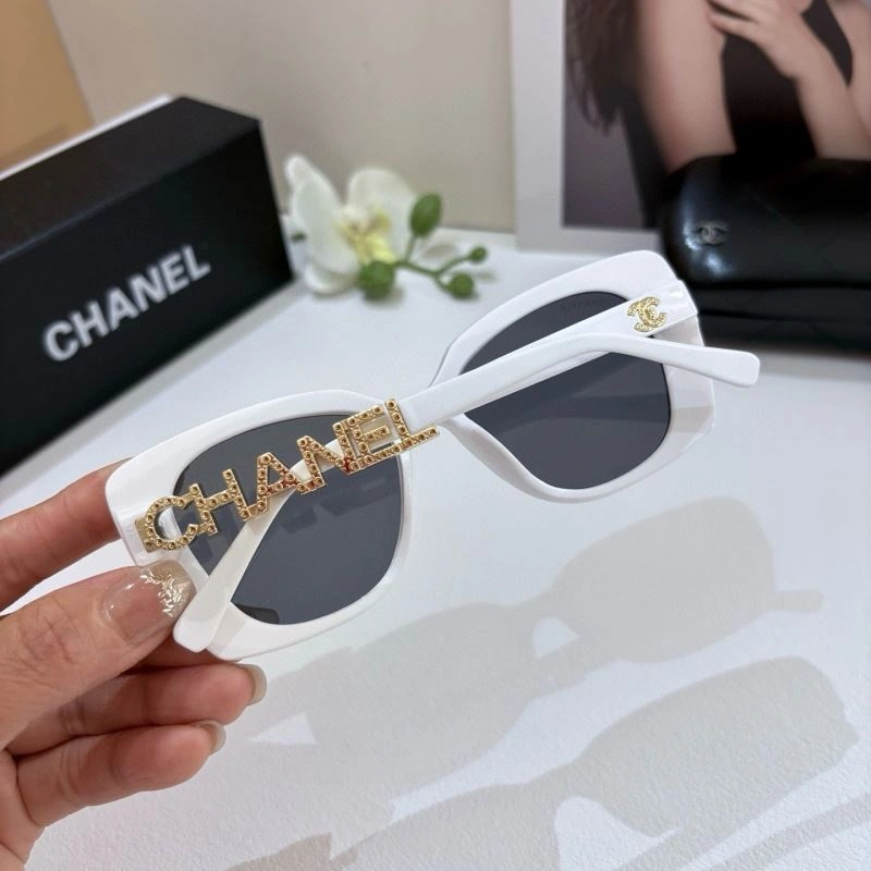Chanel Sunglasses ModernLook 278018