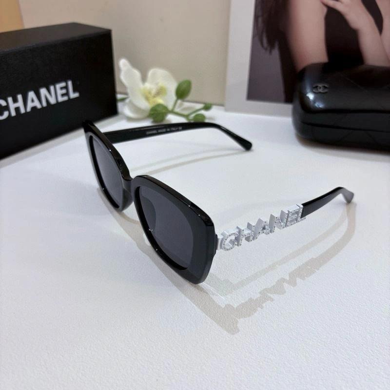 Practical Chanel Sunglasses 278006