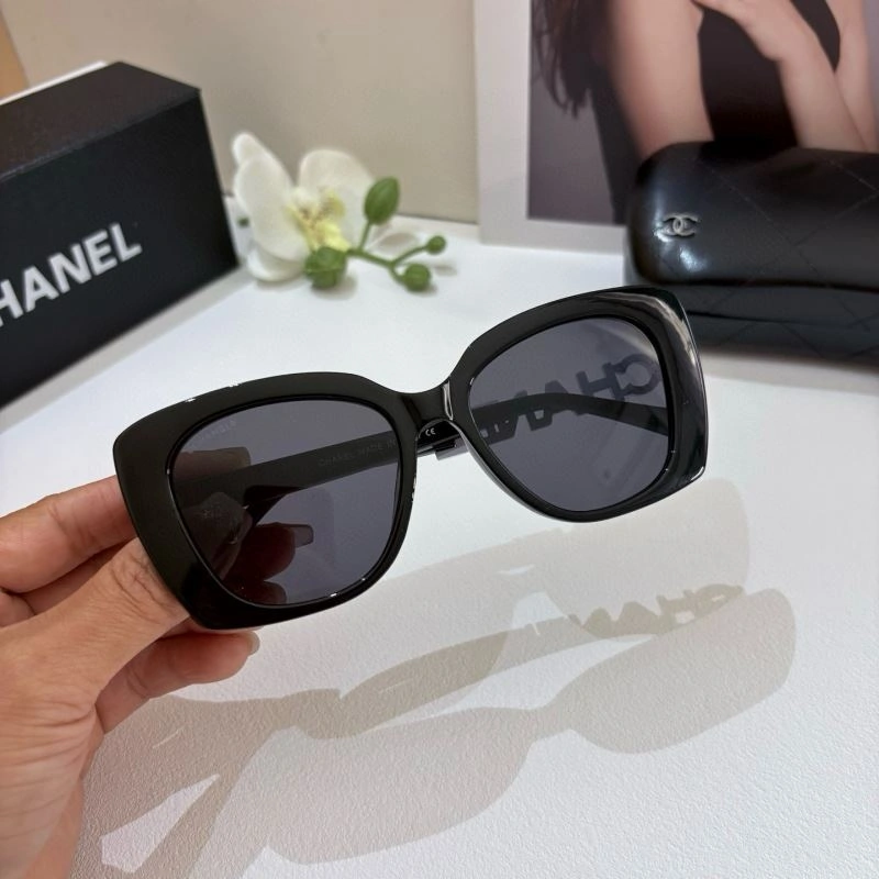 Practical Chanel Sunglasses 278006