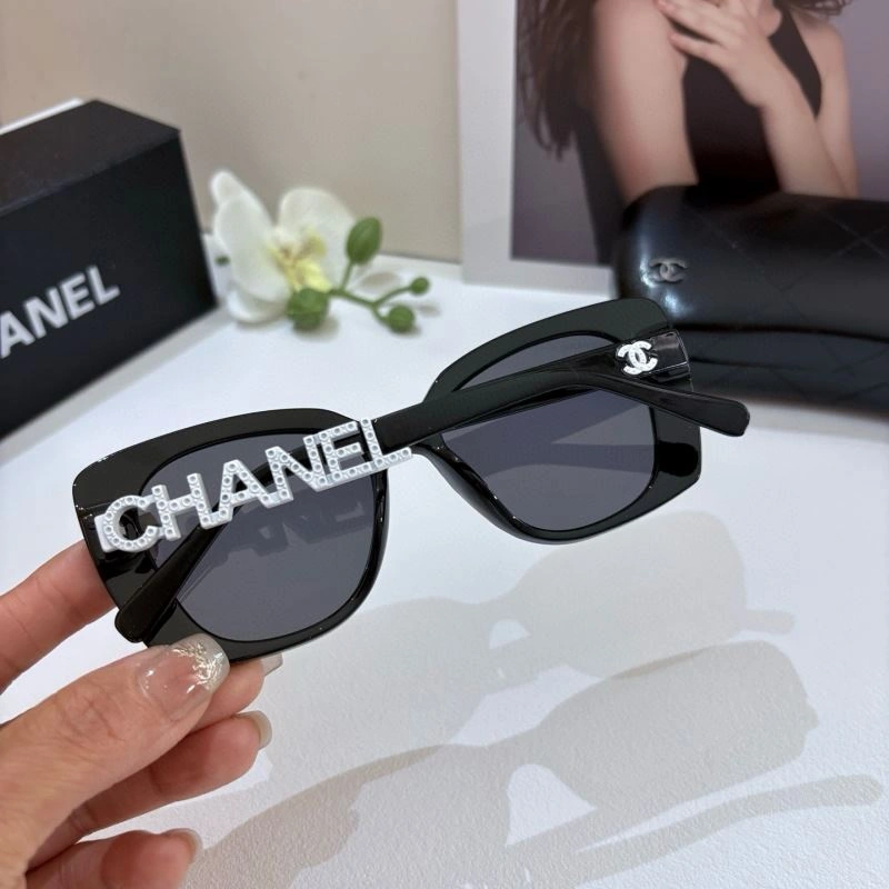 Practical Chanel Sunglasses 278006