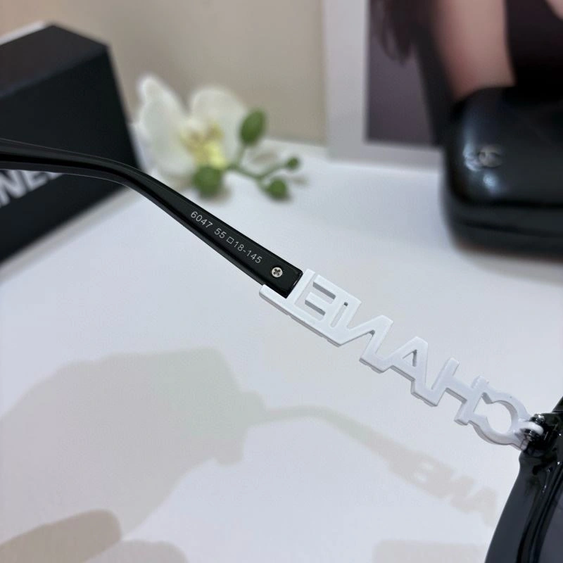 Practical Chanel Sunglasses 278006