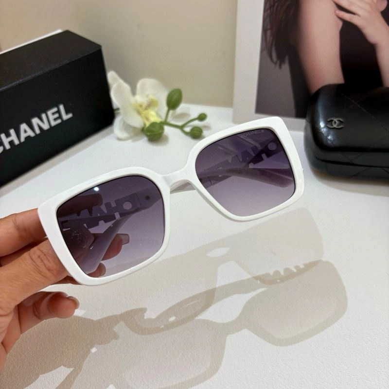 RelaxedFit Chanel Sunglasses 278005