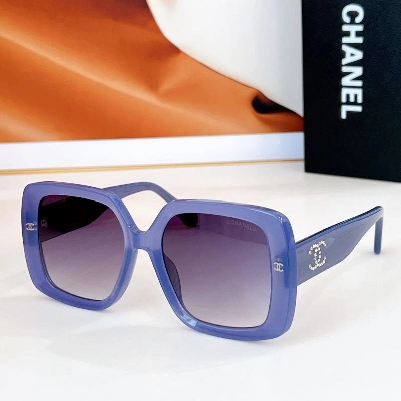 Unisex Chanel Sunglasses 278003