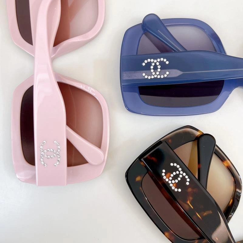 Unisex Chanel Sunglasses 278003