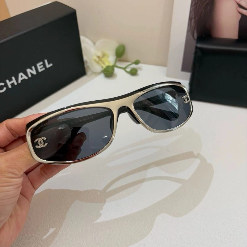 Chanel Sunglasses EasyMatch 277999