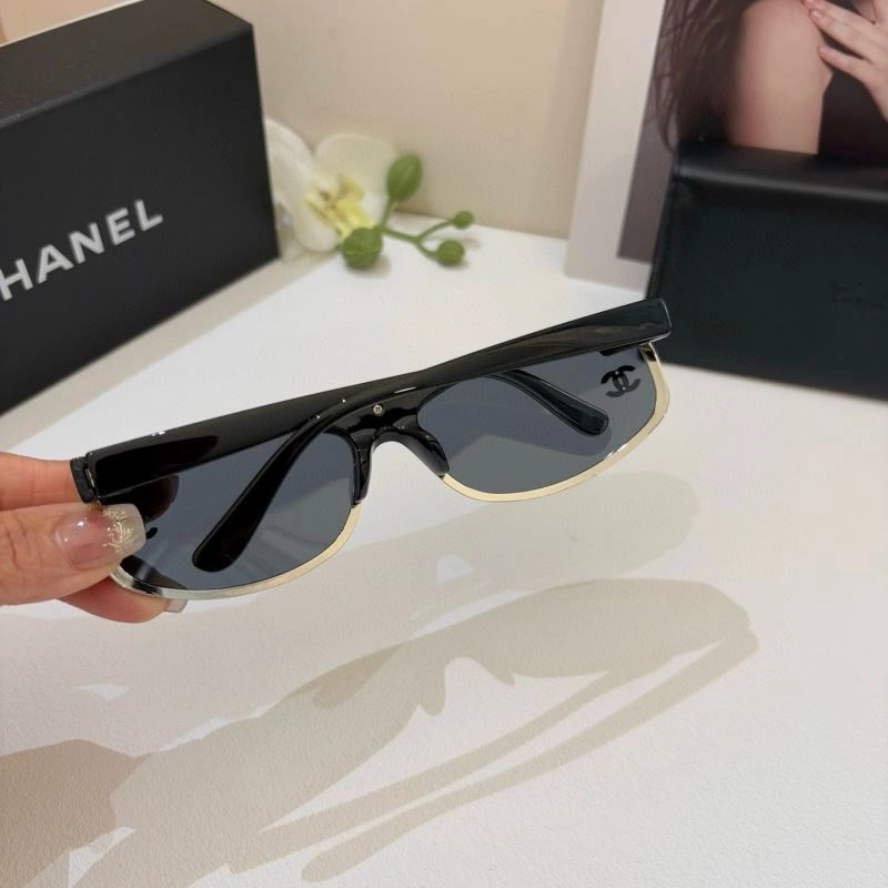 Chanel Sunglasses EasyMatch 277999