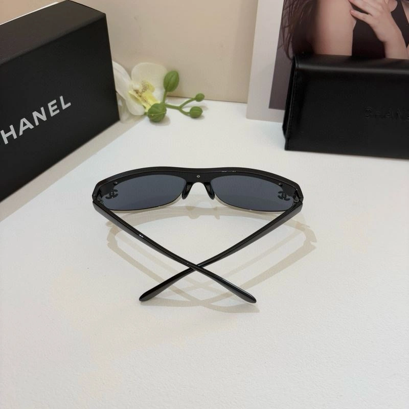 Chanel Sunglasses EasyMatch 277999