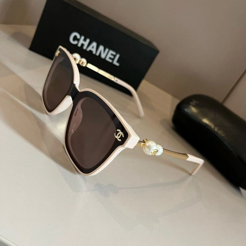 Breathable Chanel Sunglasses 277996