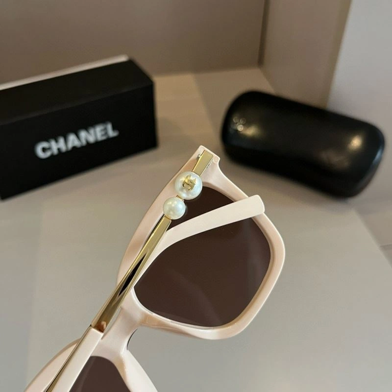 Breathable Chanel Sunglasses 277996