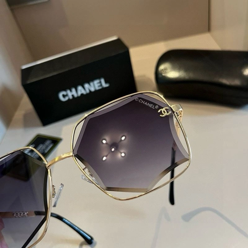 Functional Chanel Sunglasses 277981