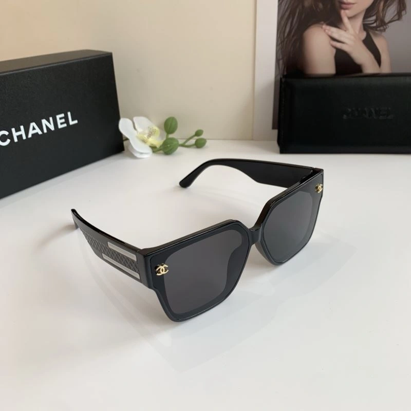 Bright Chanel Sunglasses 277982
