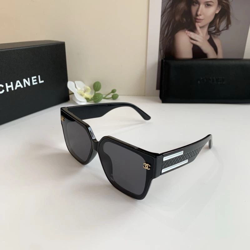 Bright Chanel Sunglasses 277982