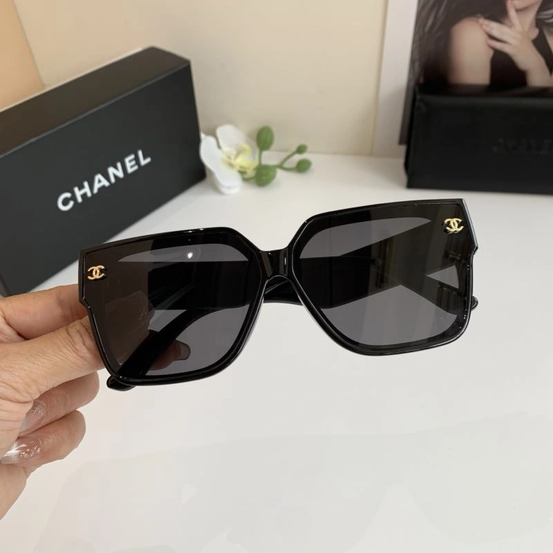 Bright Chanel Sunglasses 277982