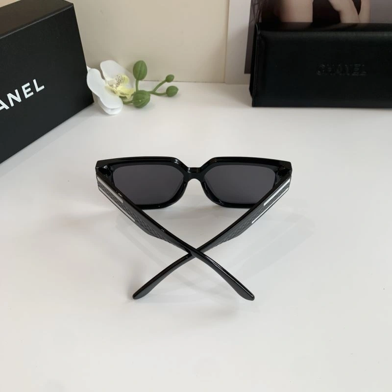 Bright Chanel Sunglasses 277982