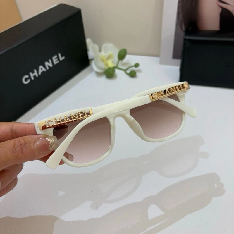 Chanel Sunglasses Lightweight 277960
