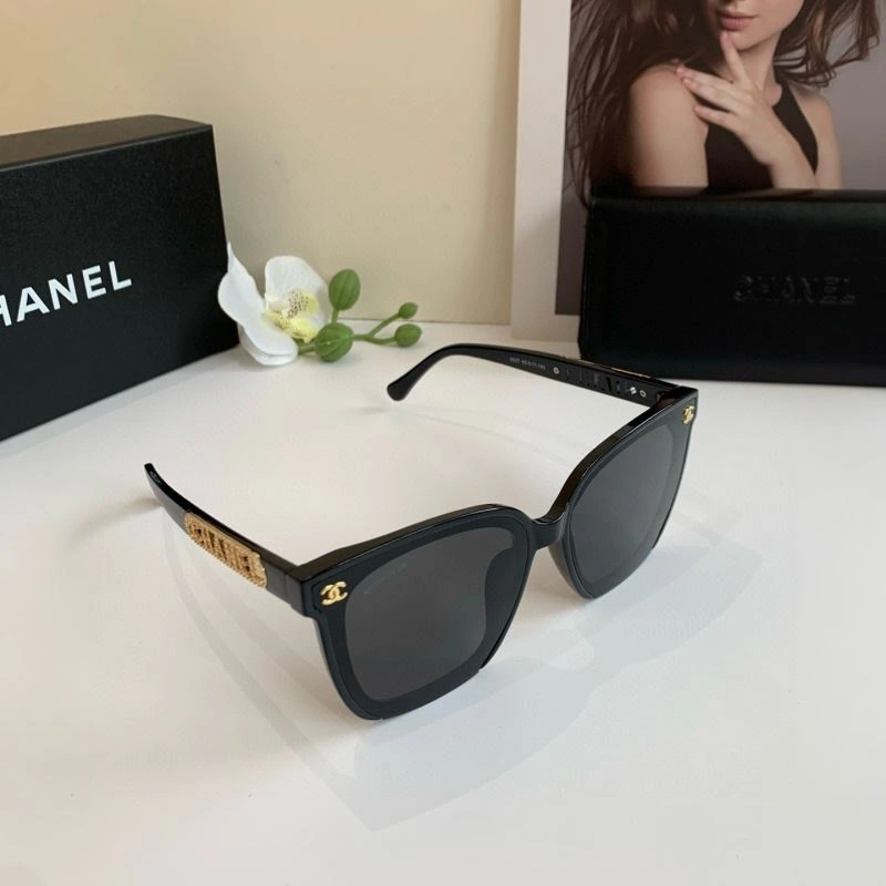 Chanel Sunglasses Bold 277953