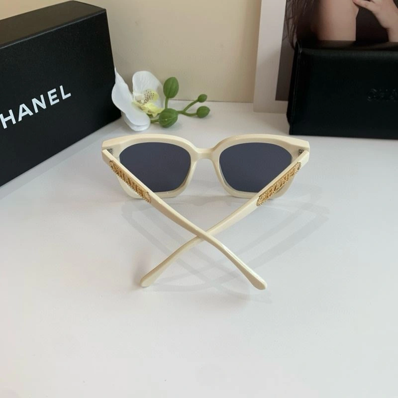 Chanel Sunglasses Sporty 277937