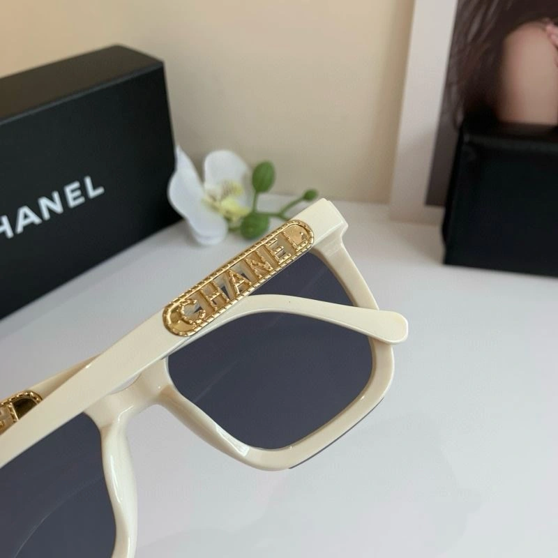 Chanel Sunglasses Sporty 277937