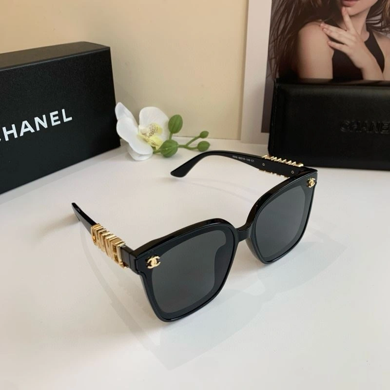 Chanel Sunglasses Effortless 277934