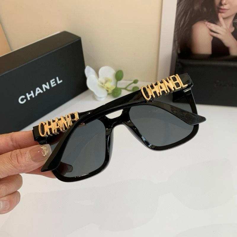 Chanel Sunglasses Effortless 277934