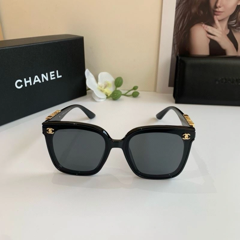 Chanel Sunglasses Effortless 277934