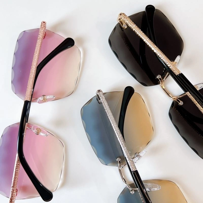Chanel Sunglasses Sleek 277950