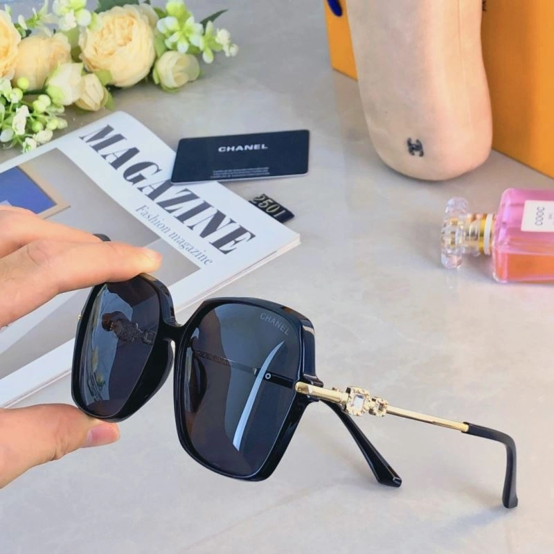 Bright Chanel Sunglasses 277952