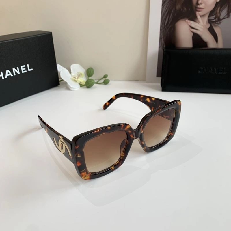 Chanel Sunglasses Casual 277936
