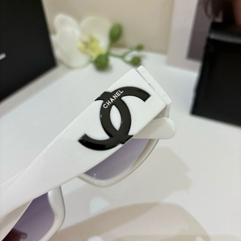 Chanel Sunglasses Elegant 277923