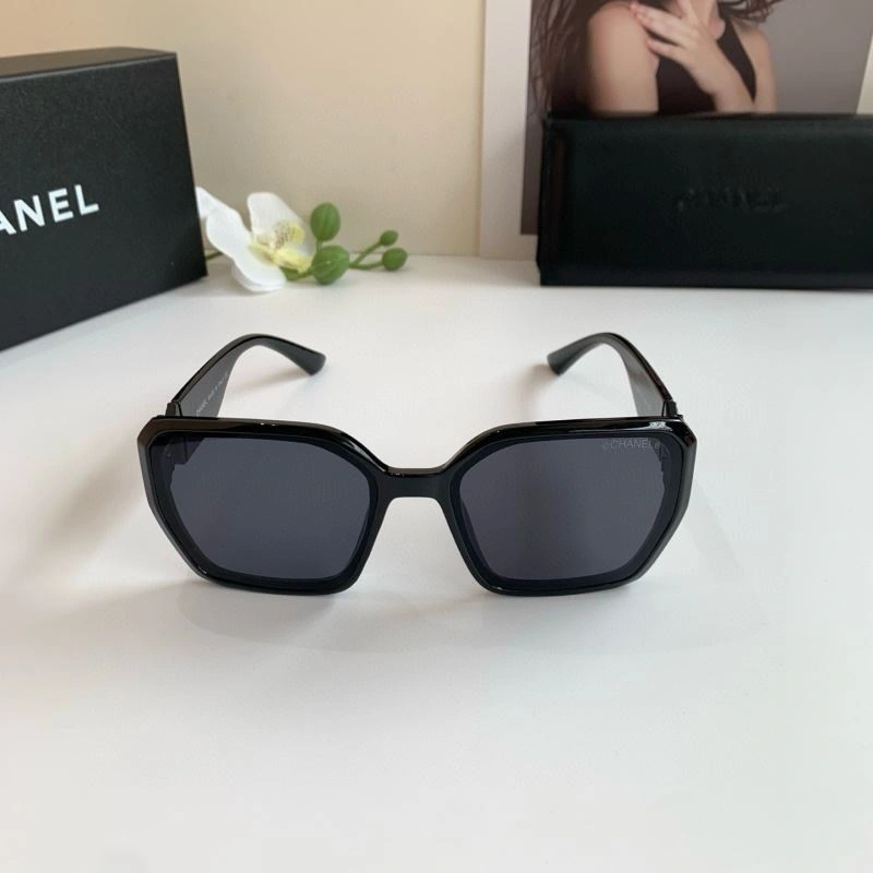 Chanel Sunglasses Elegant 277880