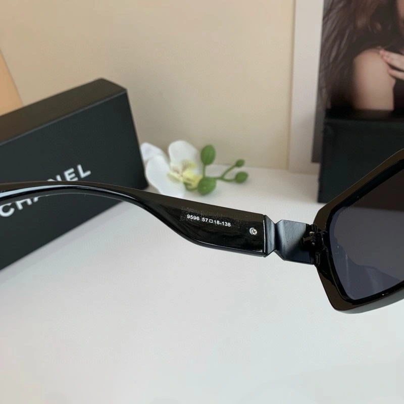 Chanel Sunglasses Elegant 277880