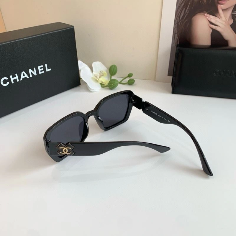 Chanel Sunglasses Elegant 277880