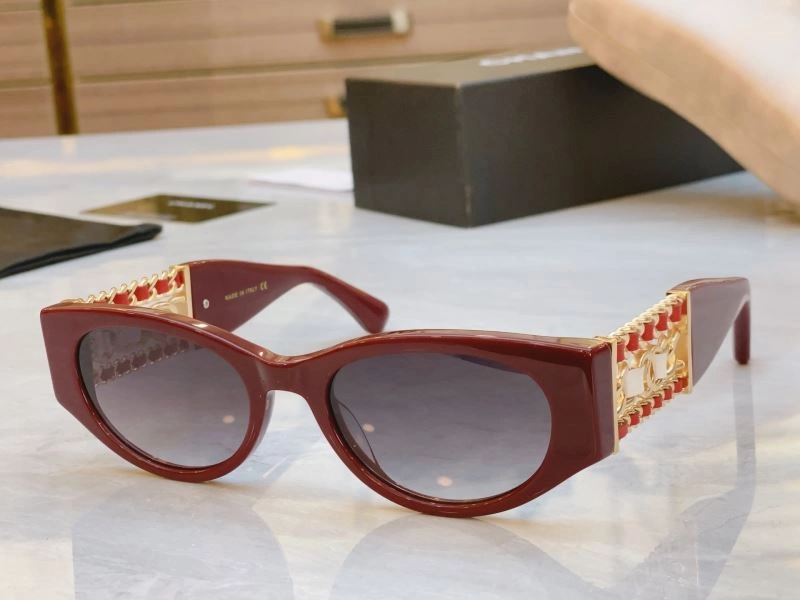 EyeCatching Chanel Sunglasses 278355