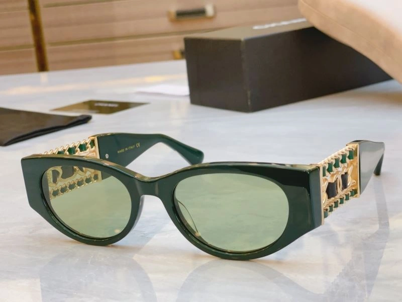 EyeCatching Chanel Sunglasses 278355