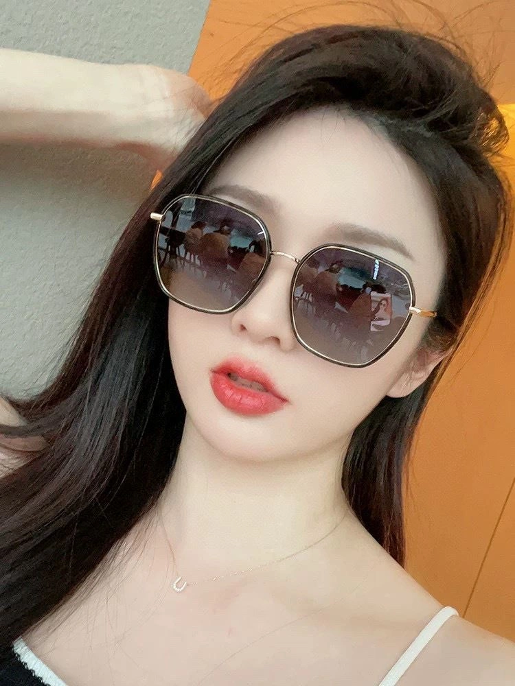 Chanel Sunglasses Stylish 278348