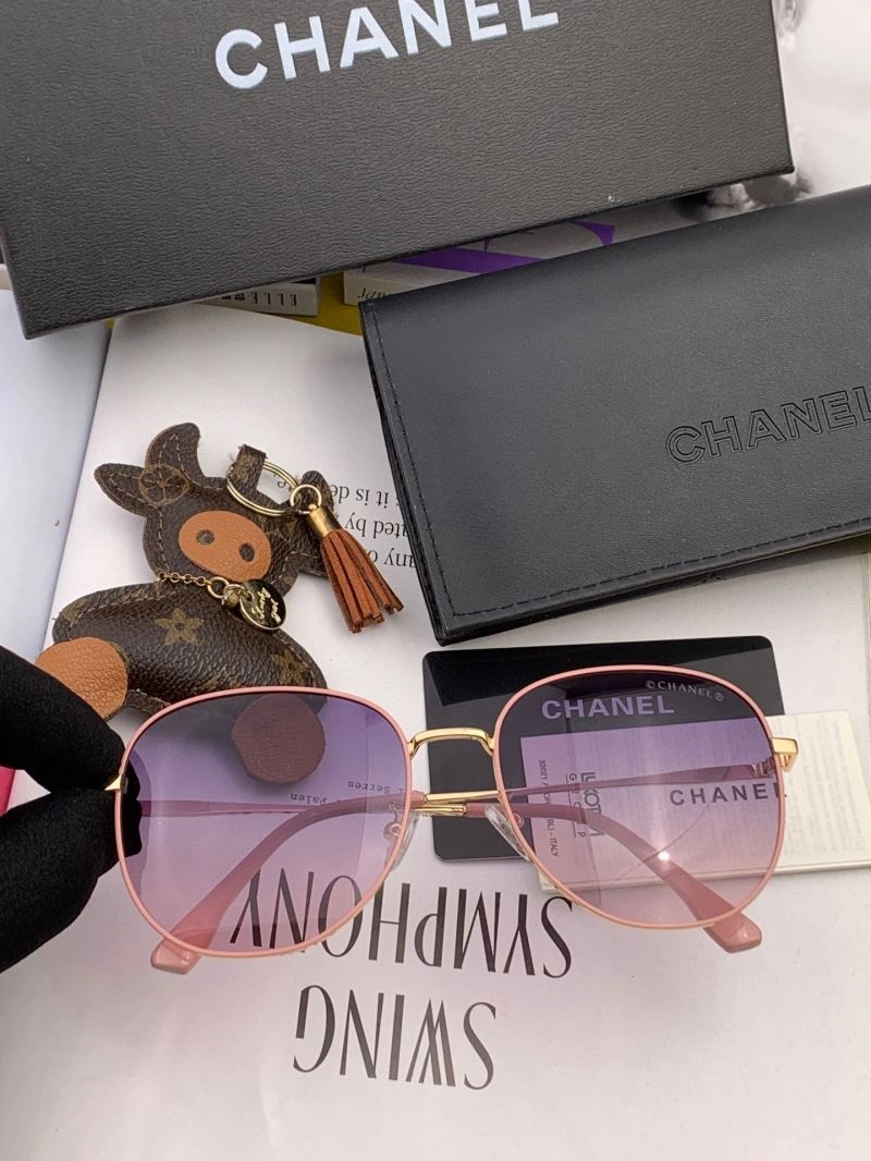 Practical Chanel Sunglasses 278346