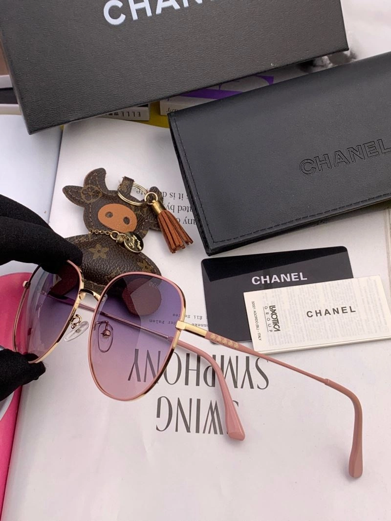 Practical Chanel Sunglasses 278346