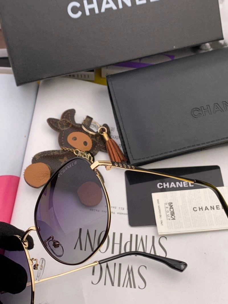Practical Chanel Sunglasses 278346